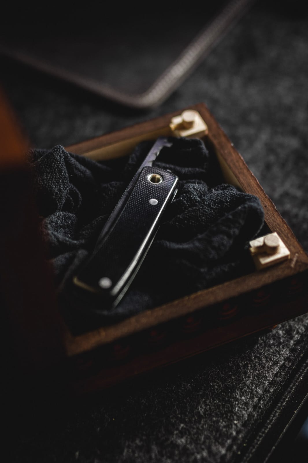 V2 Morris Collab Friction Folder (tracked postage inc)